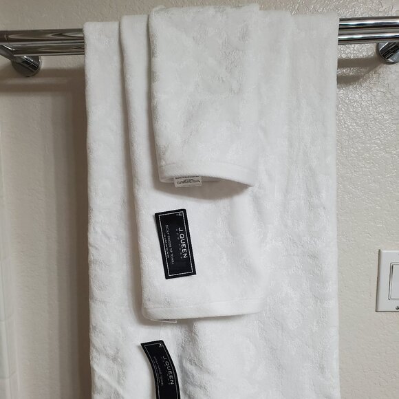 J. Queen New York Sicily Damask Pattern Bath Hand & Finger Tip Towels Set